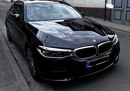 BMW 540d xDrive A - M Sport. Head-up, Shadow line