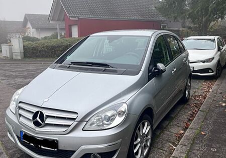 Mercedes-Benz B 180 BlueEFFICIENCY -