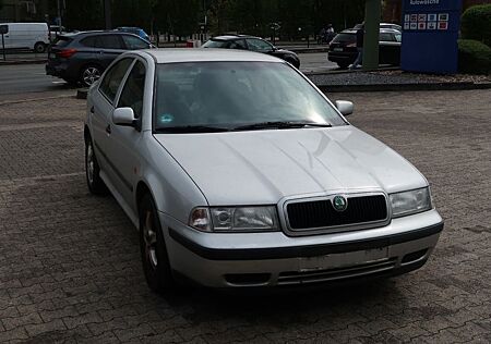 Skoda Octavia 1.6 Limo *KLIMA *ALU TÜV-09.2026
