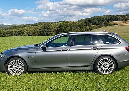 BMW 535d xDrive Touring A Luxury Line Luxury Line