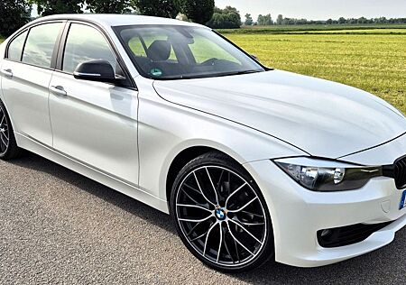 BMW 320i - F30 Limousine (20" LMR M Perf.)