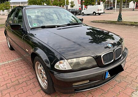 BMW 318i Limousine schwarz- guter Zustand