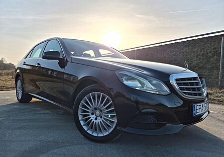 Mercedes-Benz E 250 BlueTEC 4MATIC AVANTGARDE Autom. AVANT...