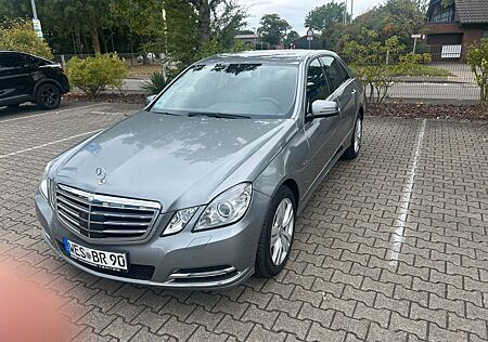 Mercedes-Benz E 300 CDI BlueEFFICIENCY ELEGANCE ELEGANCE