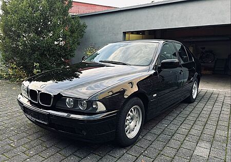 BMW 520i - Schwarz, Xenon, 170ps, 2 ZonenKlima etc