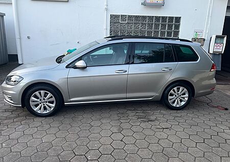 VW Golf Volkswagen VII Var. 1,6 TDI Comfortline ACC/OPENSKY