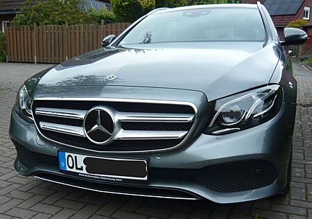 Mercedes-Benz E 220 d T Autom. - Avantgarde *Pano.*AHK+*Luftf.
