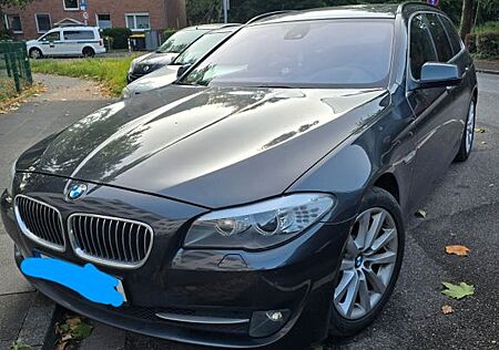 BMW 525d xDrive Touring -pano headup