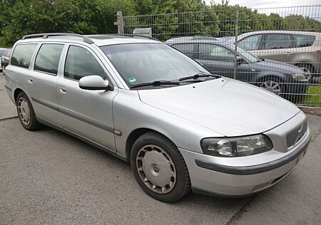 Volvo V70 2.4