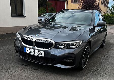 BMW 330d xD Touring M Sport Auto. M Sport AHK 8-fach