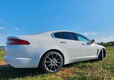 Jaguar XF 3.0 L V6 Diesel