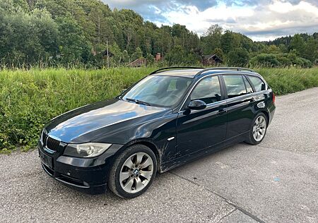 BMW 325i 325 Touring xDrive, AUTOMATIK, LEDER!!!!!