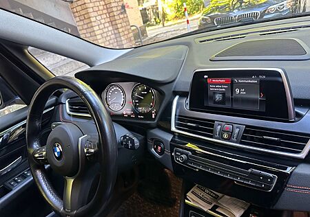 BMW 2er 220 Gran Tourer 220d xDrive Steptronic M Spo...