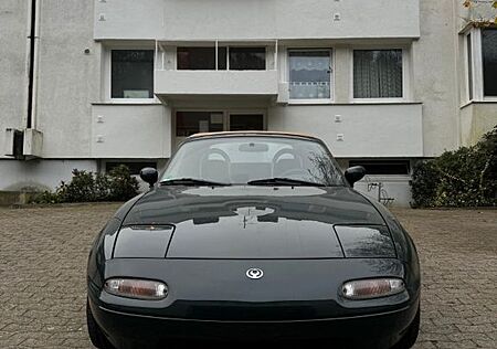 Mazda MX-5 NA in British Racing Green