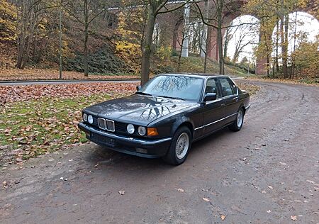BMW 735i