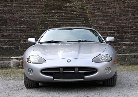 Jaguar XK Gepflegtes XK8 Coupe