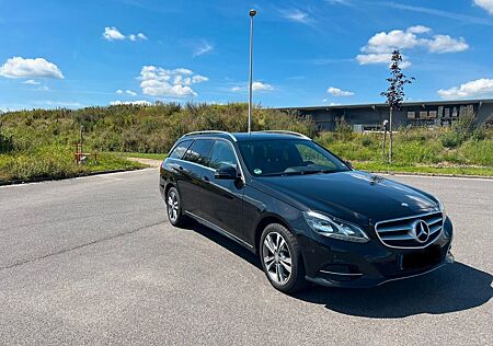 Mercedes-Benz E 220 BlueTEC T AVANTGARDE