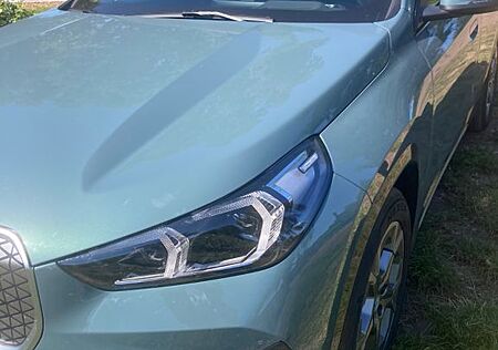 BMW iX1 eDrive20 - AHK,Sound,Pano,360°Kamera,Head-up