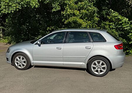 Audi A3 1.6 TDI Ambiente Sportback Ambiente