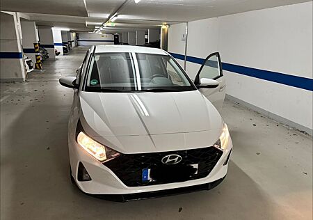 Hyundai i20 1.0 T-GDI 74kW Hybrid DCT Select Select