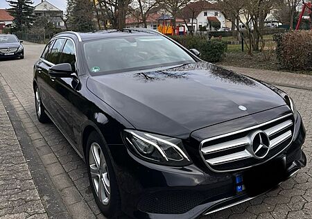 Mercedes-Benz E 200 T 9G Autom. - Scheckheft gepflegt/TÜV neu!