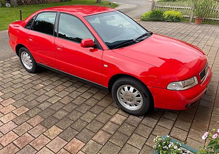Audi A4 1.6 -