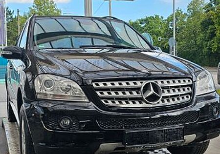 Mercedes-Benz 320