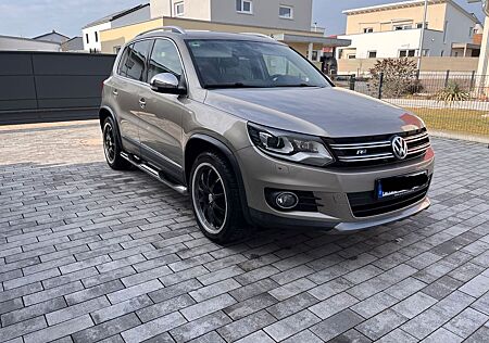 VW Tiguan Volkswagen 2.0 TDI DSG 4MOT BMot Tech Sport & St...