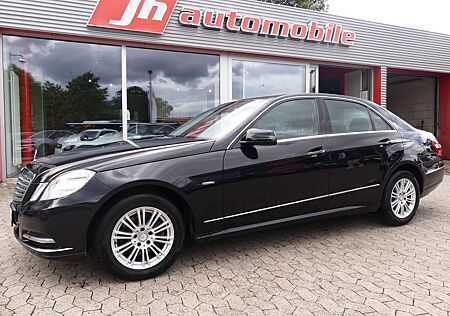 Mercedes-Benz E 200 CGI*Scheckheft*Xenon*PDC*SHZ*TÜV