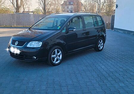 VW Touran Volkswagen 2.0 TDI DPF Highline Highline
