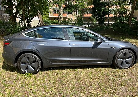 Tesla Model 3  Dual Motor AWD -