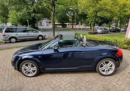 Audi TT Roadster 1.8T quattro 132 kW -