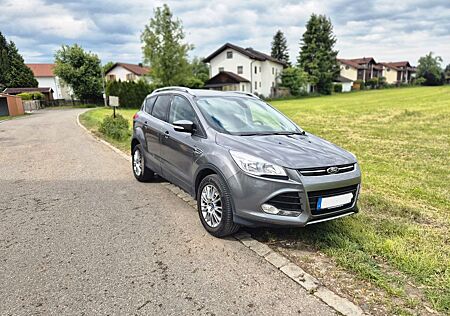 Ford Kuga 1,6 EcoBoost 2x4 110kW Titanium Titanium