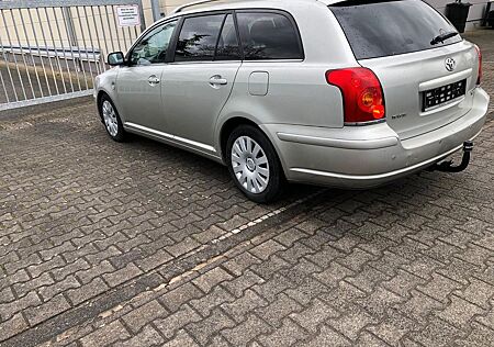 Toyota Avensis Combi Executive 2,2-l-D-CAT Executive