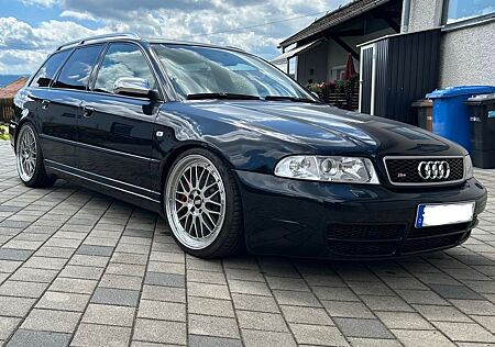 Audi S4 2.7 quattro Avant -