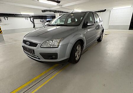 Ford Focus 1,6l Ghia