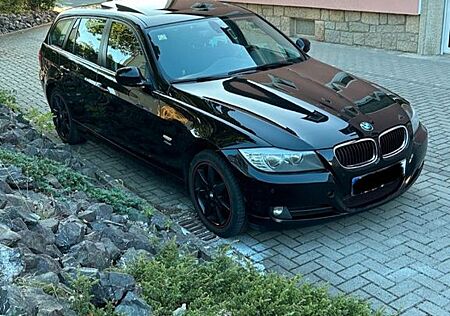 BMW 320d xDrive Touring Edition Lifestyle Editio...