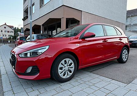 Hyundai i30 Pure *Spurhalte., Scheckh.gepfl., TÜV neu*