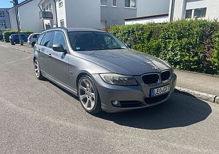BMW 318i Touring -