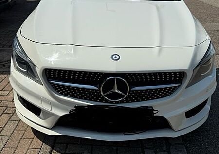 Mercedes-Benz 220 CDI - AMG Line - Sportfahrwerk - 177 PS