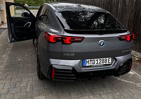 BMW iX2 xDrive30 M Sportpaket-Leasingfahrzeug