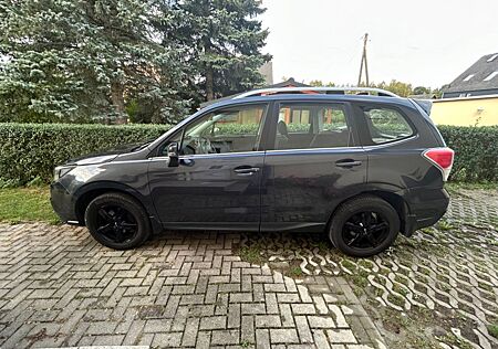 Subaru Forester 2.0D TÜV neu, 8fach bereift