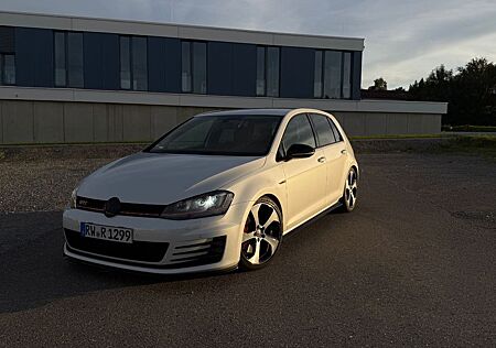 VW Golf Volkswagen 2.0 TSI BMT GTI Performance GTI Performance