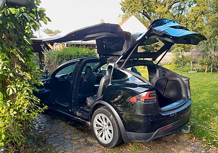 Tesla Model X 100D - über 400km Reichweite