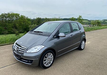 Mercedes-Benz A 180 ELEGANCE AUTOMATIK/PARCTRONIC/SITZHEIZUNG