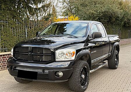 Dodge RAM 1500 5.7 V8 Hemi Laramie-Sport Black Beast