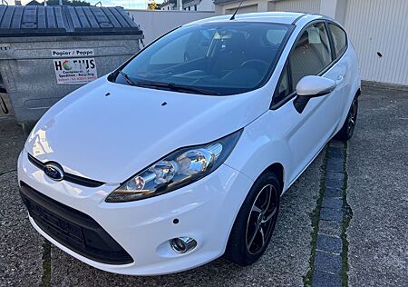 Ford Fiesta 1,25 44kW Klimaanlage Tüv neu