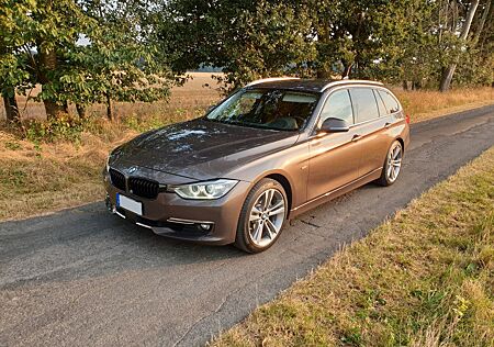 BMW 330d F31 3er Touring Luxury Line HUD AHK PDC