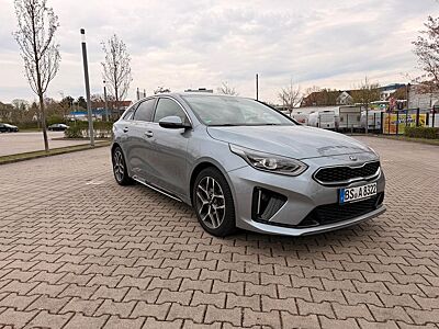 Kia pro cee'd / ProCeed