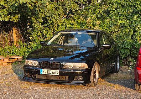 BMW 540i - M Paket 6 Gang Handschalter
